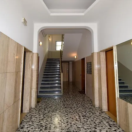 Appartamento Casa Kandinsky - 10 Minuti Da Aeroporto Di Linate *